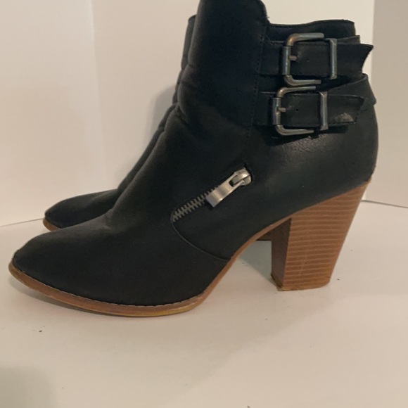 Black leather like booties size 10 - Picture 2 of 5